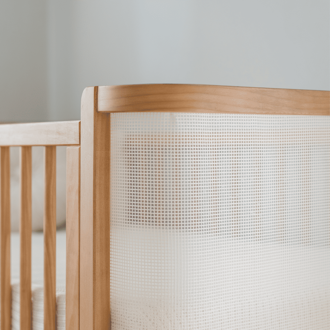 Berço Cama Evolutivo Maria Madeira Maciça Reflorestada com Tela Avelã Berço Cama Evolutivo Maria Madeira Maciça Reflorestada com Tela Avelã