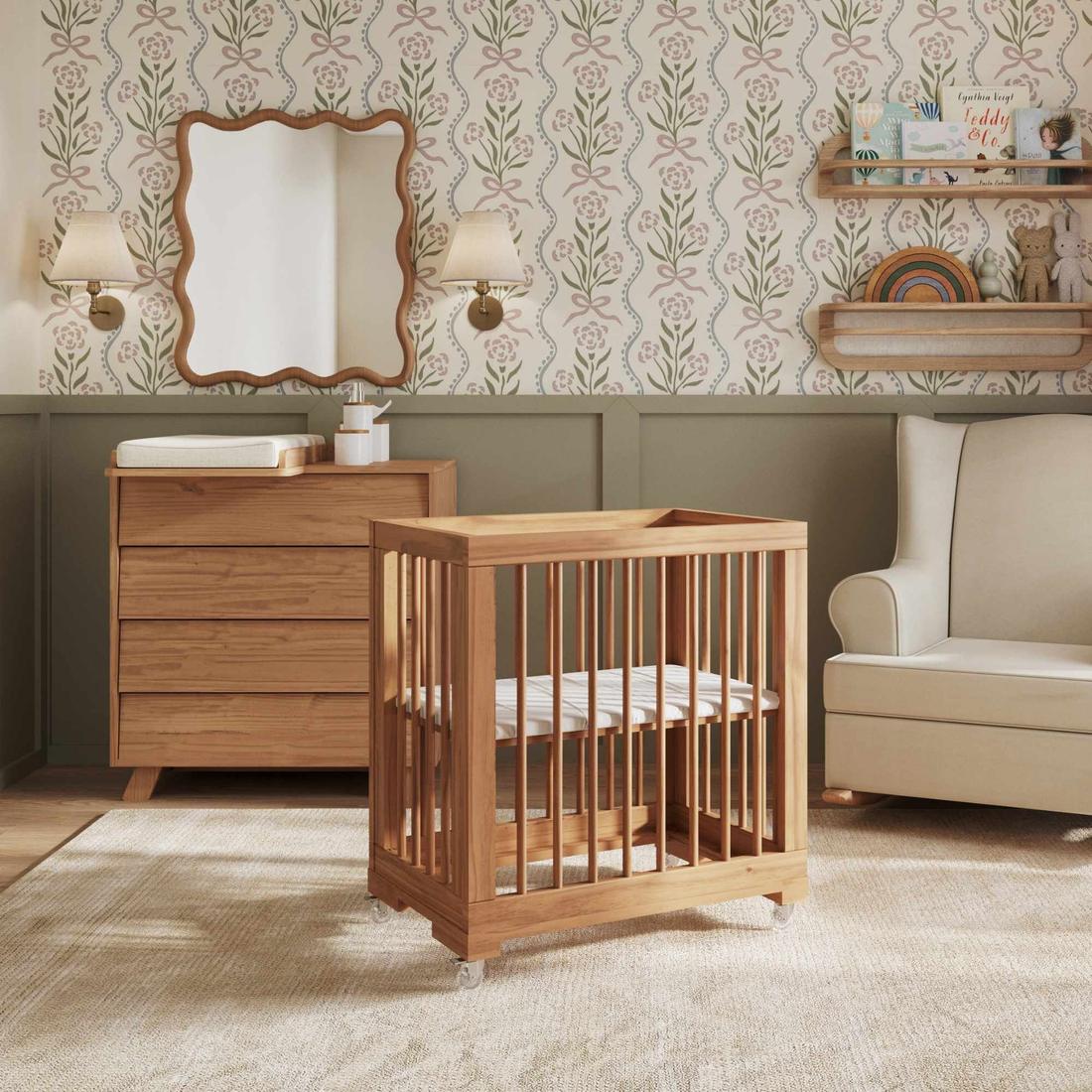 Cômoda de Bebê Kaike de Madeira Maciça 4 gavetas - Avelã Cômoda de Bebê Kaike de Madeira Maciça 4 gavetas - Avelã