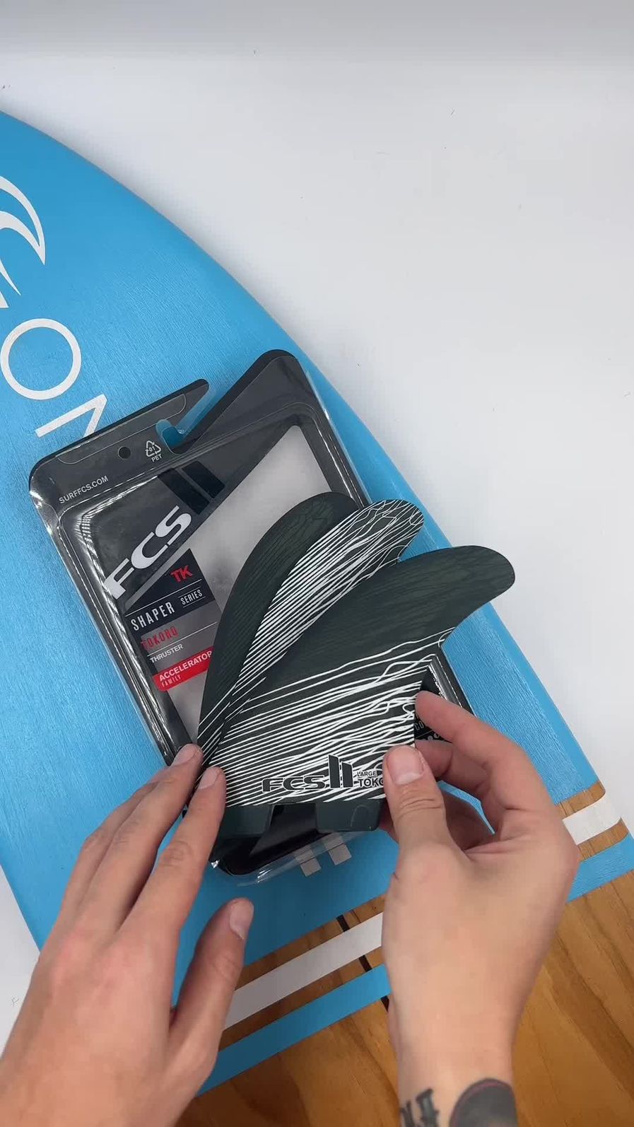 FCS2 SHAPER SERIES TOKORO TRI FINS L サイズ FCS2 SHAPER SERIES TOKORO TRI FINS L サイズ FCS2 SHAPER