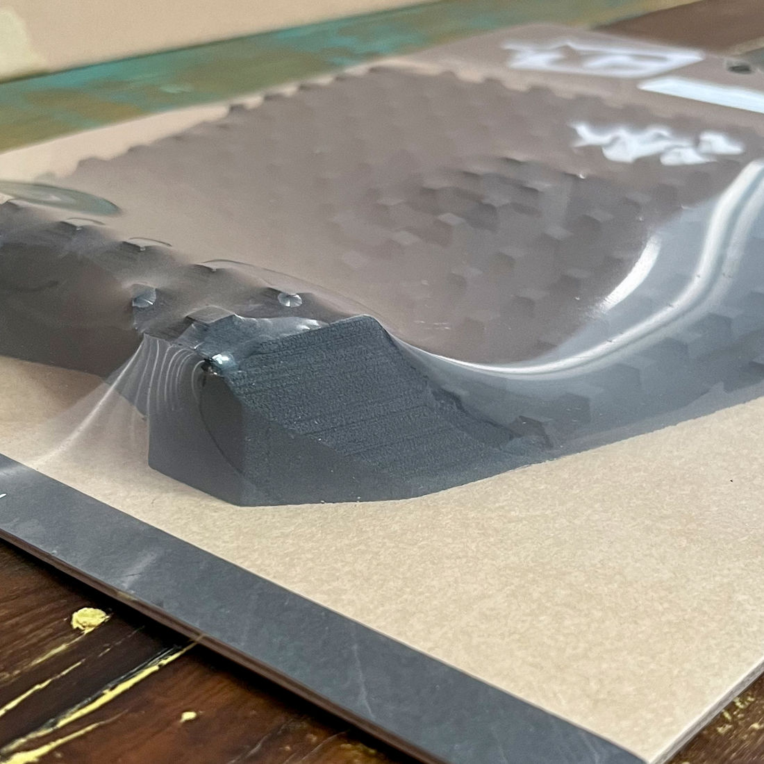 Deck Creatures Mick Fanning Preto/Branco