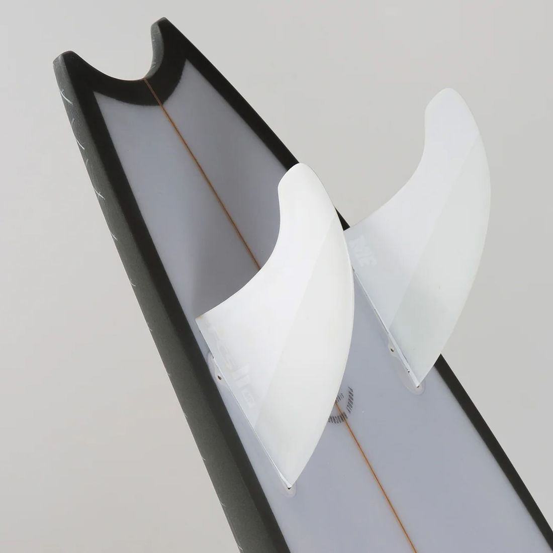 Quilhas FCS II Mick Fanning Twin PC - Biquilha + Estabilizador Branco Quilhas FCS II Mick Fanning Twin PC - Biquilha + Estabilizador Branco