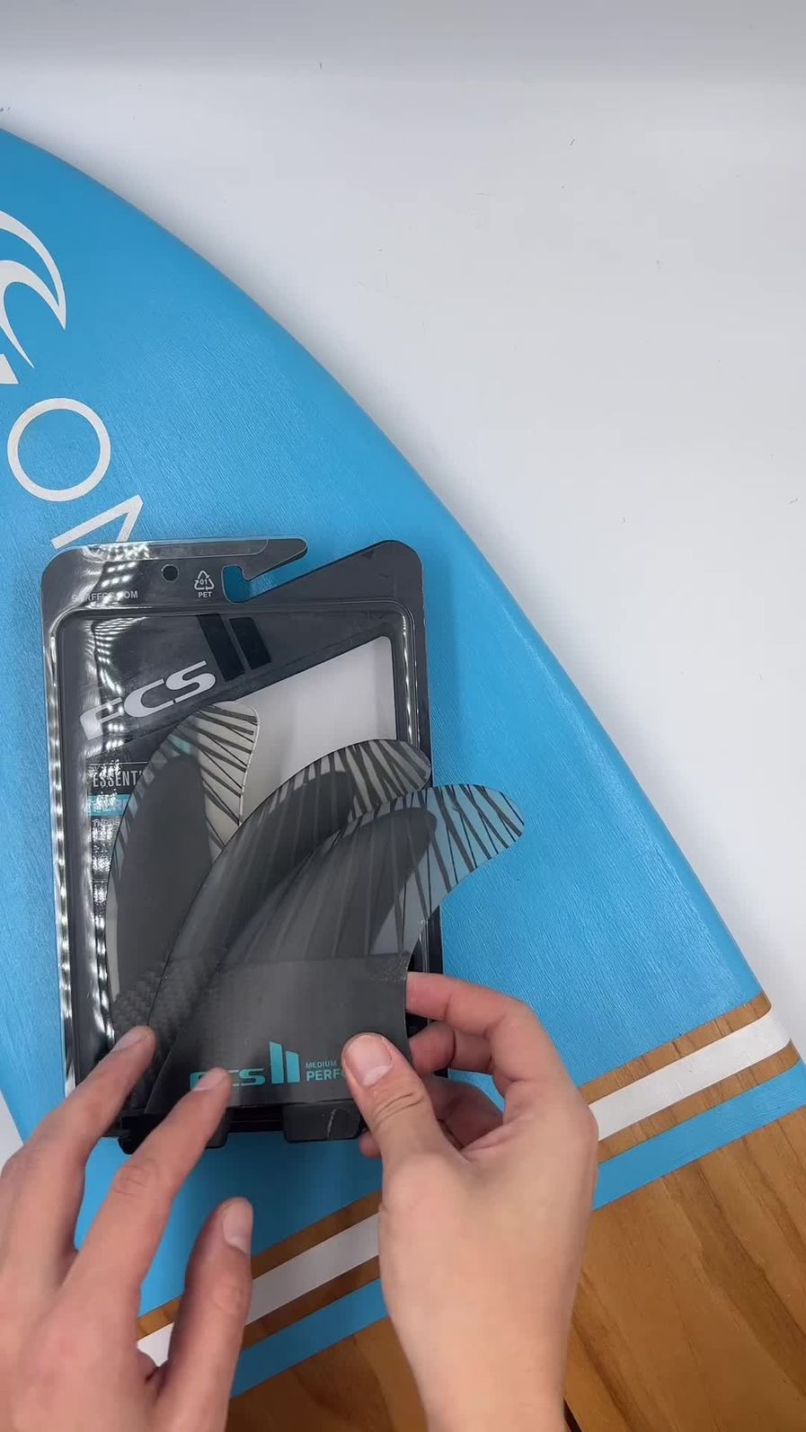 FCS2 Performer essential Medium トライ PC FCS Essential Series Performer フィン Lサイズ FCS Essential Series