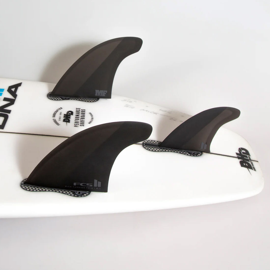 Quilhas FCS II Mick Fanning Twin PC - Biquilha + Estabilizador Preto Quilhas FCS II Mick Fanning Twin PC - Biquilha + Estabilizador Preto