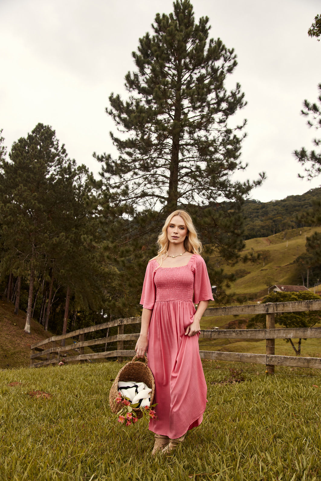 VESTIDO MIDI COM BUSTO EM LASTEX DREAMS ROSA CLARO VESTIDO MIDI COM BUSTO EM LASTEX DREAMS ROSA CLARO