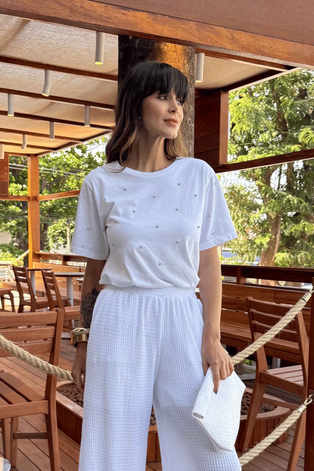 T-SHIRT ESTONADA PONTOS DE LUZ BRANCA T-SHIRT ESTONADA PONTOS DE LUZ BRANCA