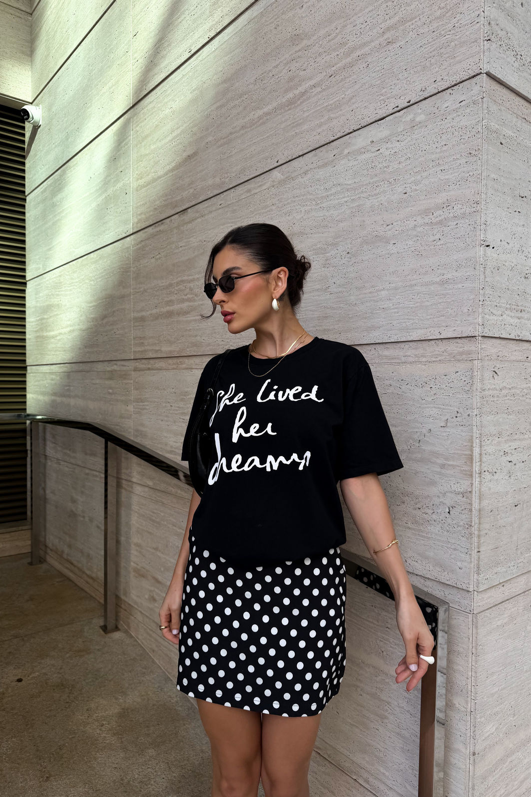 T-SHIRT ESTONADA HER DREAMS PRETA T-SHIRT ESTONADA HER DREAMS PRETA