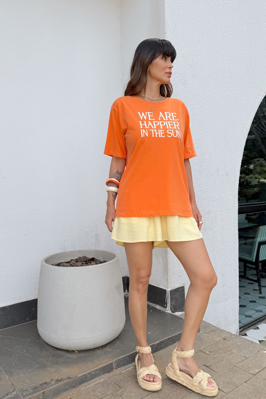 T-SHIRT ESTONADA WE ARE HAPPIER LARANJA VIBRANTE T-SHIRT ESTONADA WE ARE HAPPIER LARANJA VIBRANTE