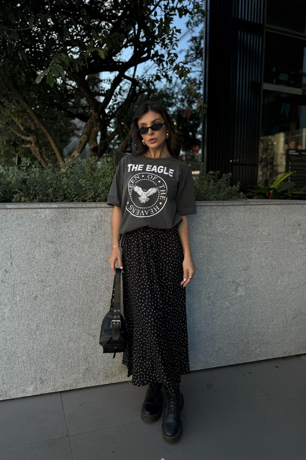 SAIA MIDI SWEET FLORAL PRETA SAIA MIDI SWEET FLORAL PRETA