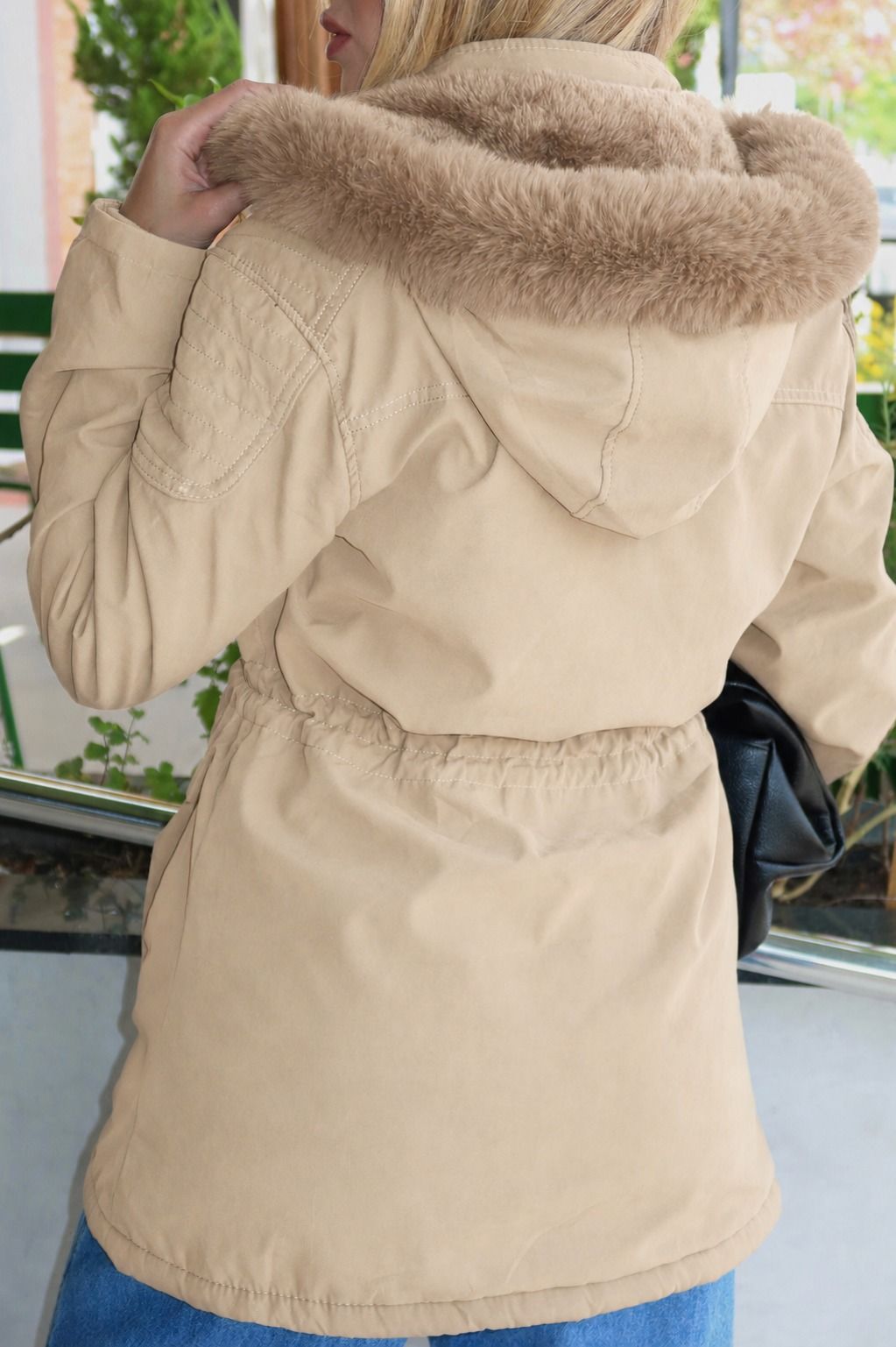 PARKA PELUCIADA COM BOLSOS ELOA BEGE PARKA PELUCIADA COM BOLSOS ELOA BEGE