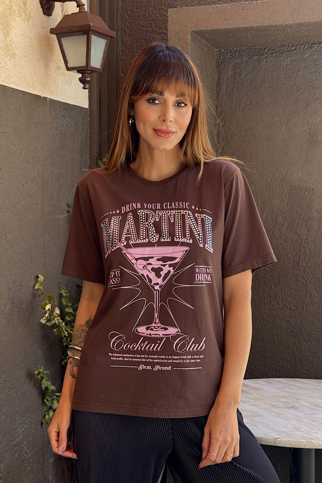 T-SHIRT ESTONADA CLASSIC MARTINI (COM APLICAÇÃO) MARROM CHOCOLATE T-SHIRT ESTONADA CLASSIC MARTINI (COM APLICAÇÃO) MARROM CHOCOLATE