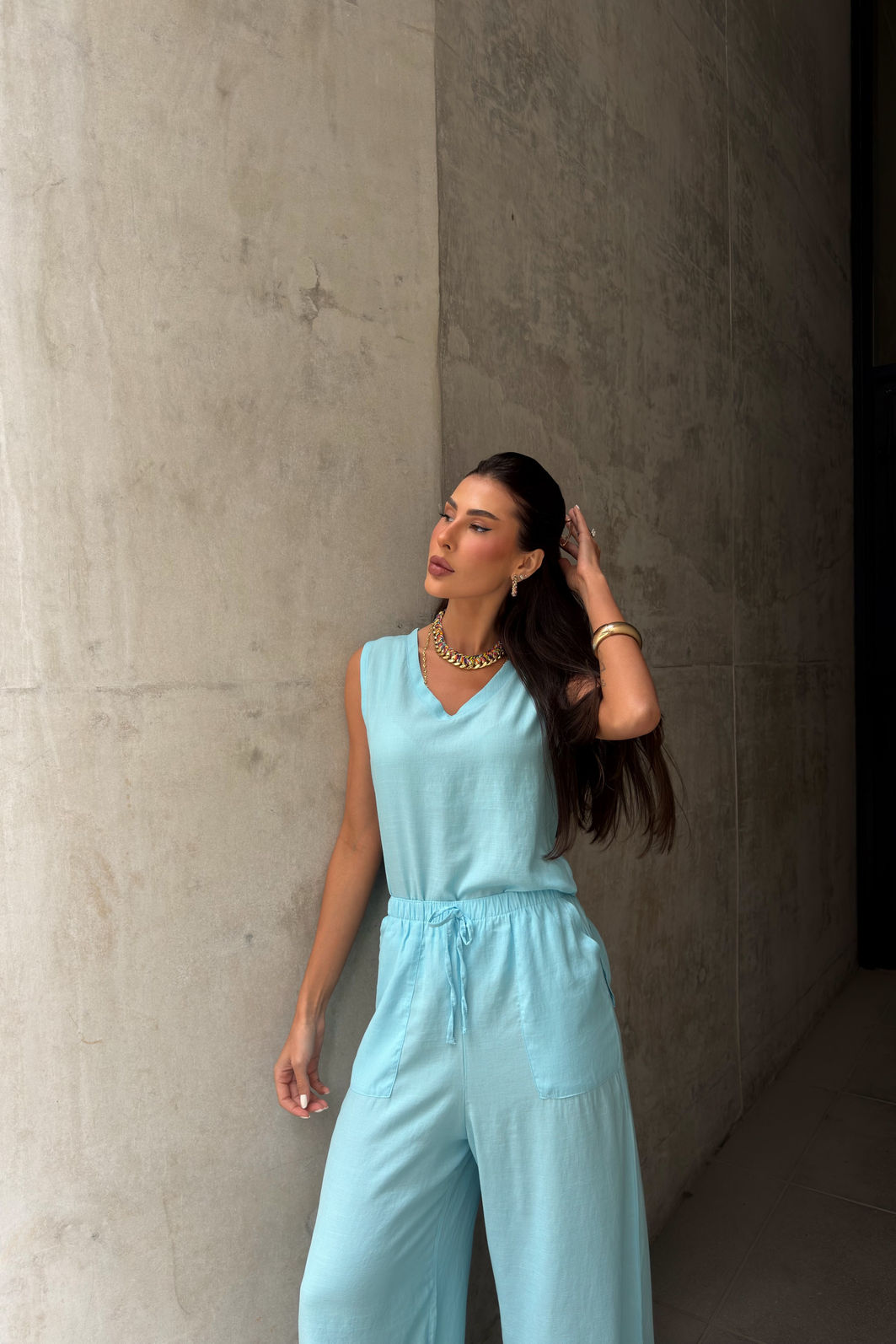 CONJUNTO REGATA DECOTE V E CALÇA COM BOLSO LEILA AZUL CANDY CONJUNTO REGATA DECOTE V E CALÇA COM BOLSO LEILA AZUL CANDY