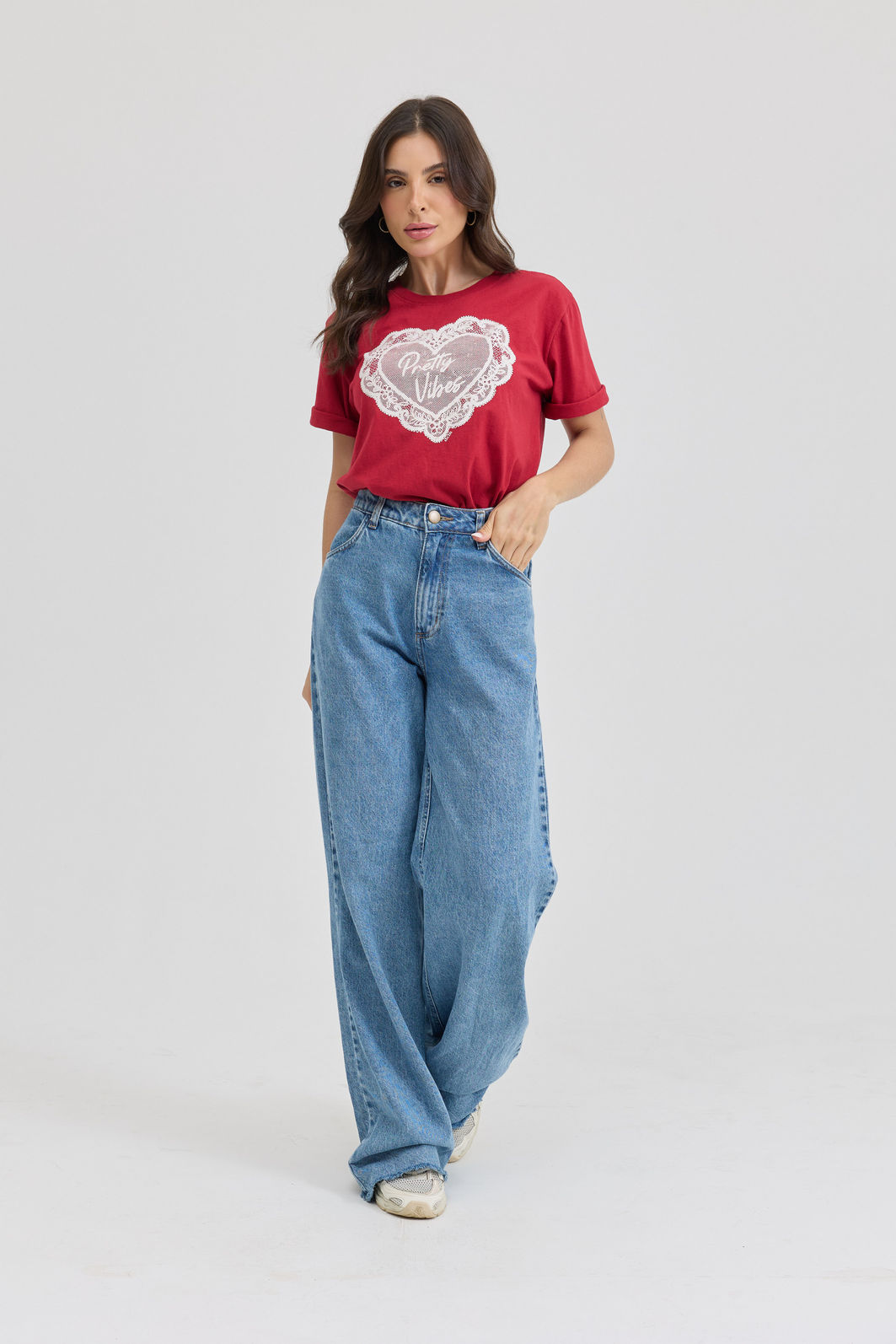 T-SHIRT ESTONADA PRETTY VIBES VERMELHO CEREJA T-SHIRT ESTONADA PRETTY VIBES VERMELHO CEREJA