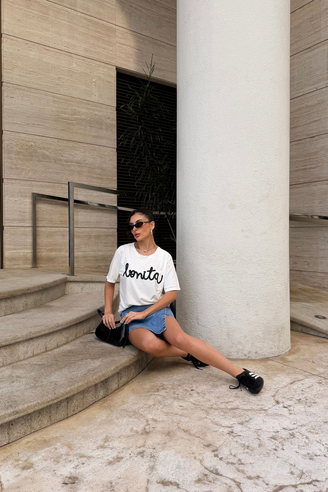 T-SHIRT ESTONADA BONITA (COM APLIQUE) T-SHIRT ESTONADA BONITA (COM APLIQUE)
