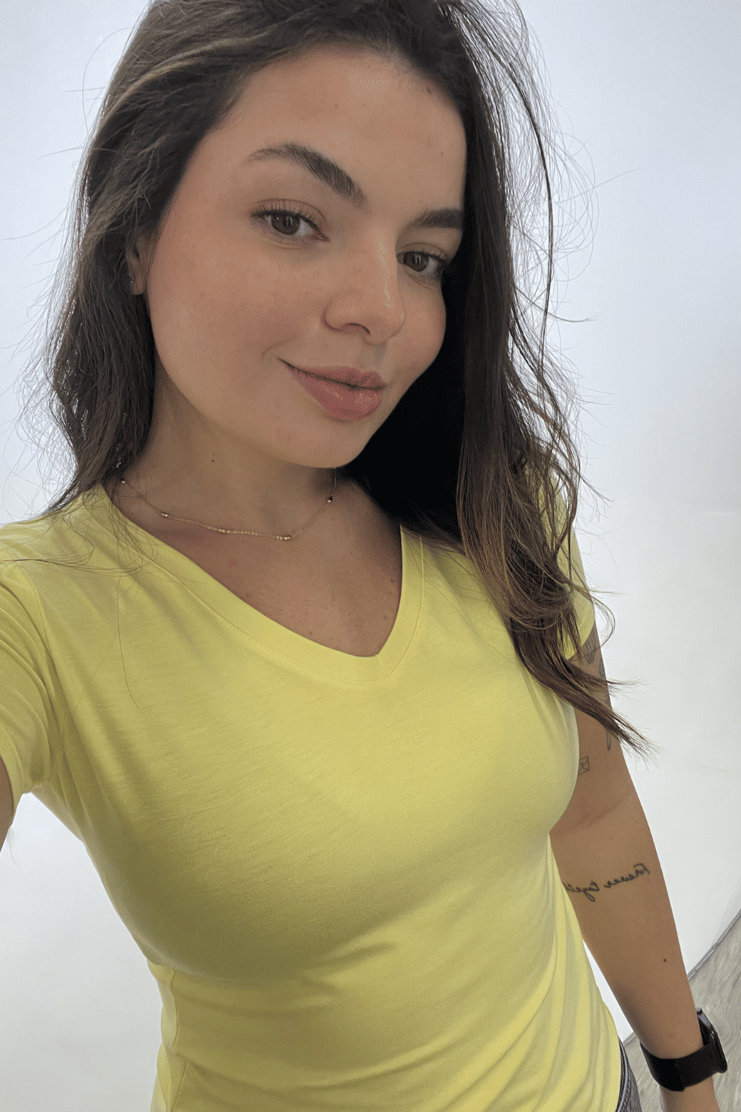 BLUSA VISCOLYCRA DECOTE V AMARELO MANTEIGA BLUSA VISCOLYCRA DECOTE V AMARELO MANTEIGA