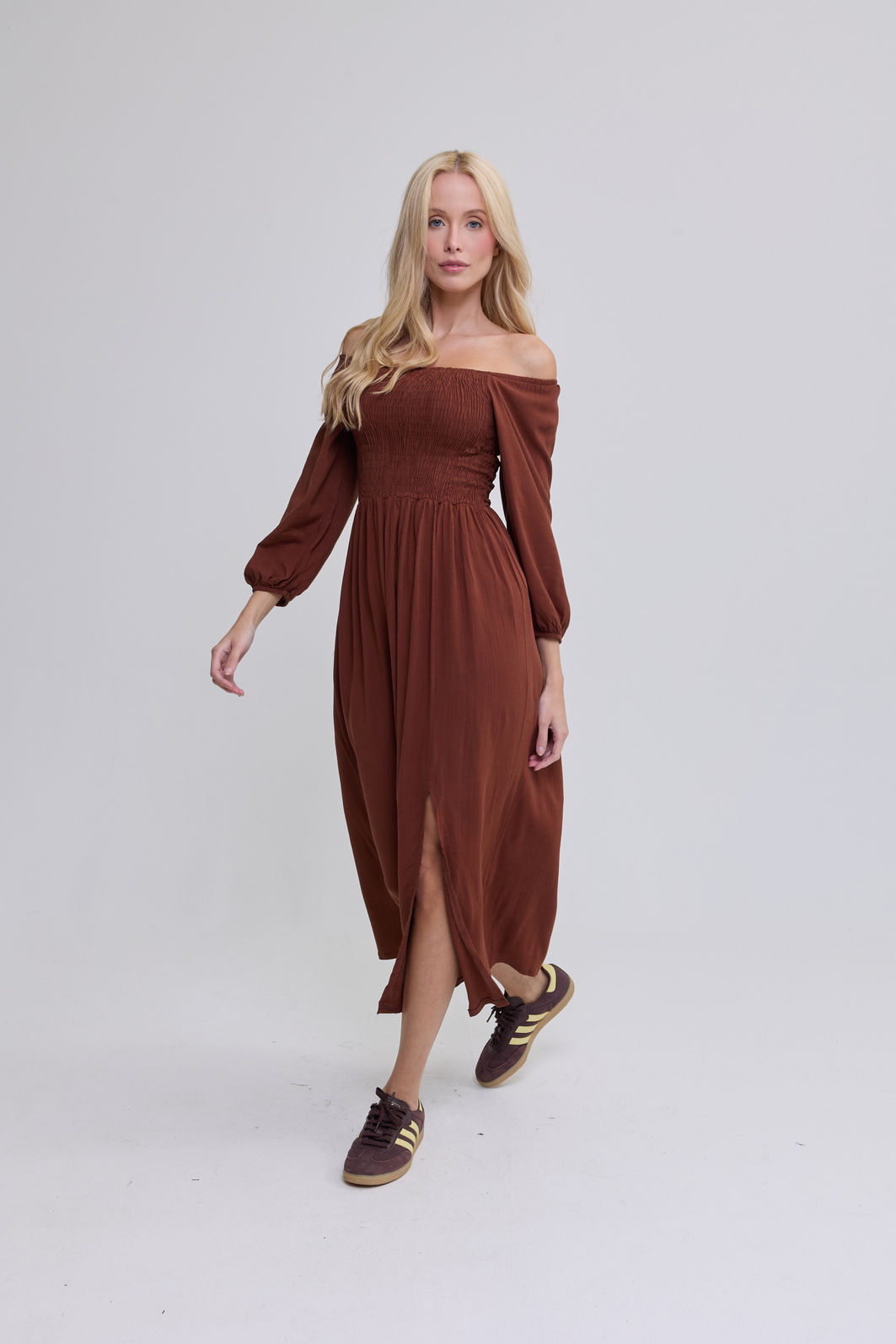 VESTIDO MIDI BARBARA LISO MARROM TRUFADO VESTIDO MIDI BARBARA LISO MARROM TRUFADO