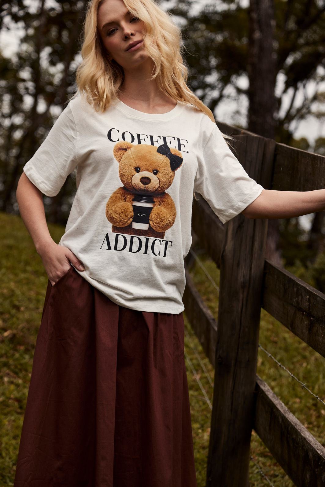 T-SHIRT ESTONADA COFFEE URSINHA OFF WHITE T-SHIRT ESTONADA COFFEE URSINHA OFF WHITE