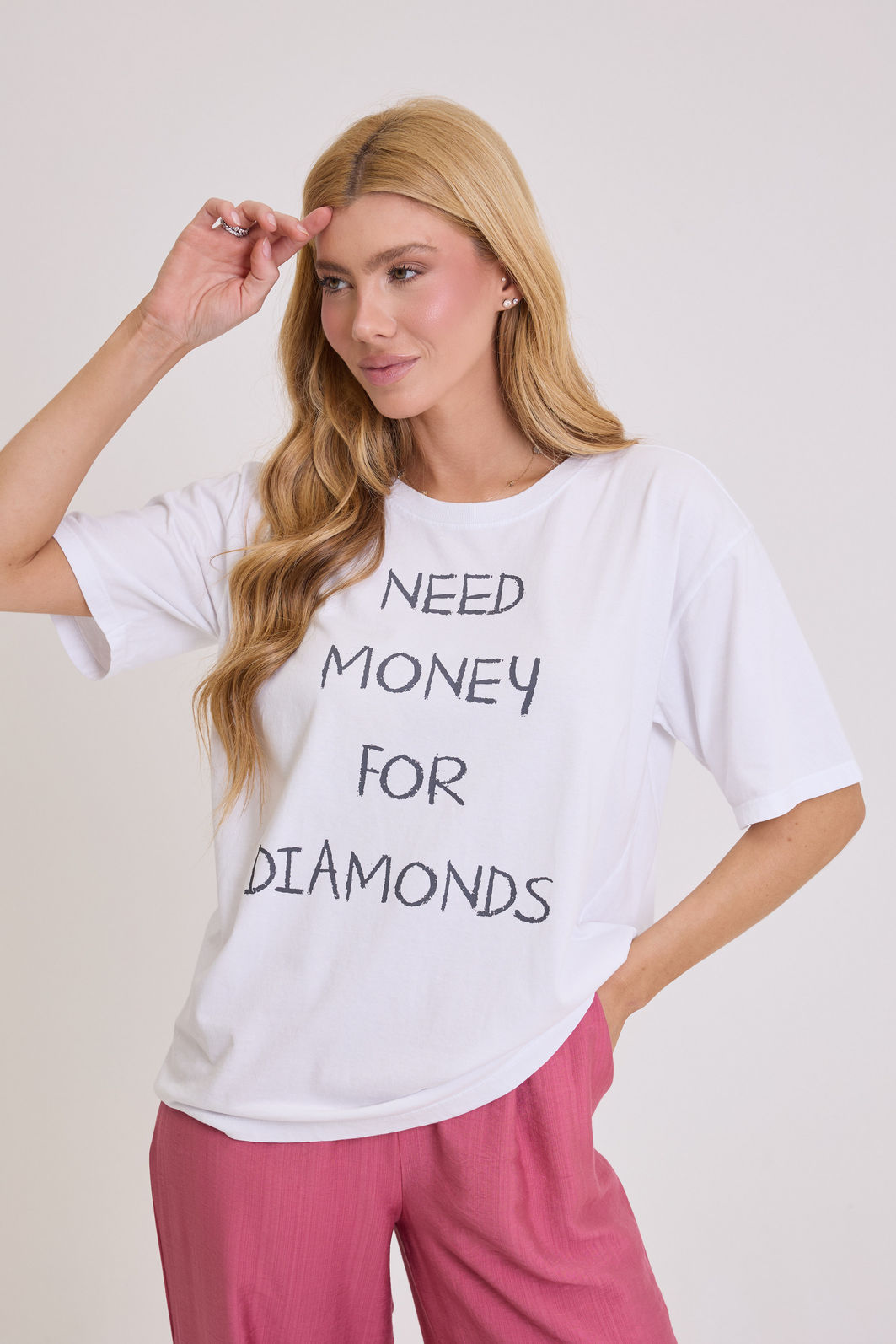 T-SHIRT ESTONADA NEED MONEY BRANCA T-SHIRT ESTONADA NEED MONEY BRANCA
