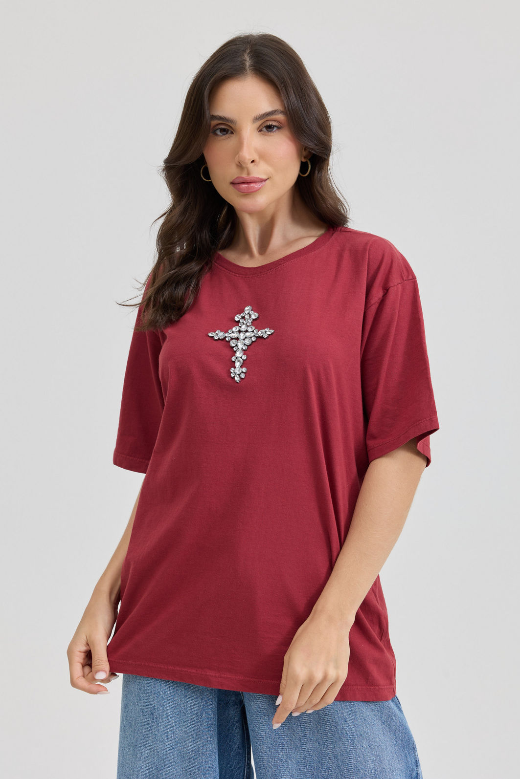 T-SHIRT ESTONADA CRUZ PEDRARIAS (COM APLIQUE) VINHO T-SHIRT ESTONADA CRUZ PEDRARIAS (COM APLIQUE) VINHO