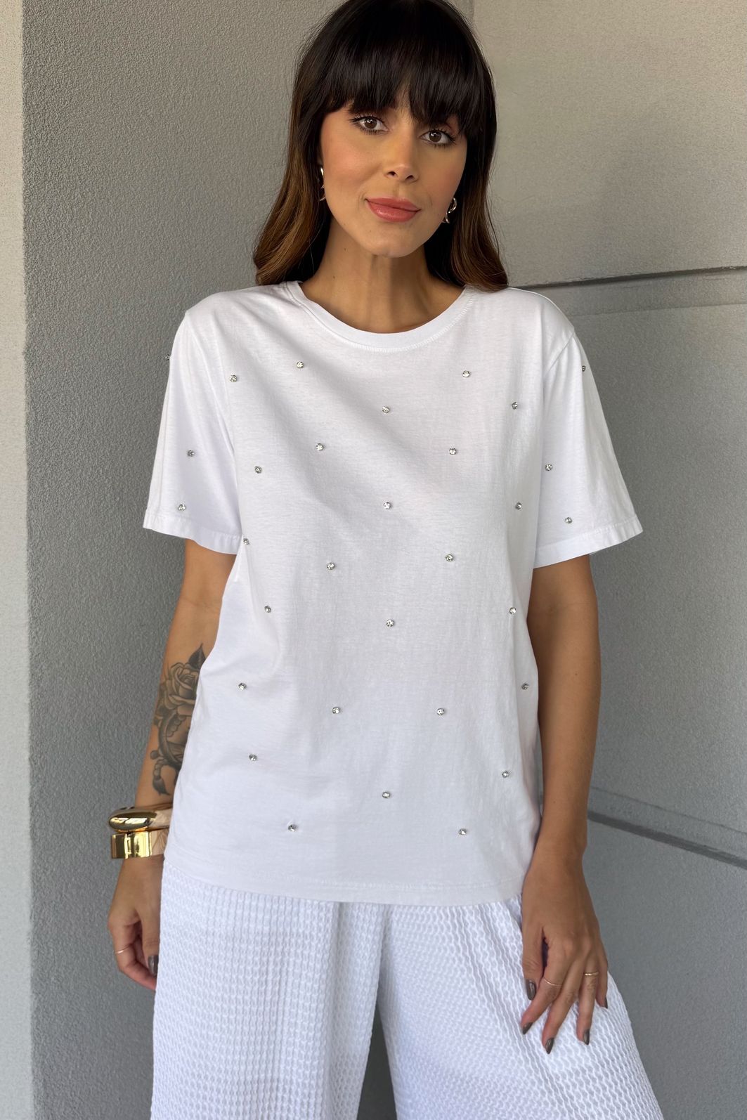 T-SHIRT ESTONADA PONTOS DE LUZ BRANCA T-SHIRT ESTONADA PONTOS DE LUZ BRANCA