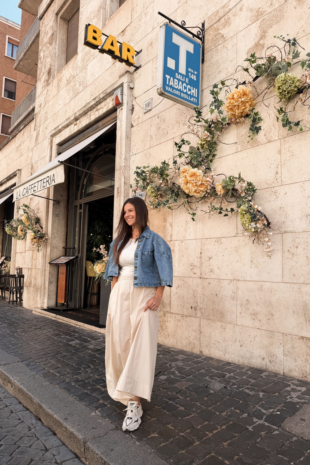 SAIA MIDI COM BOLSOS LIVIA AREIA SAIA MIDI COM BOLSOS LIVIA AREIA