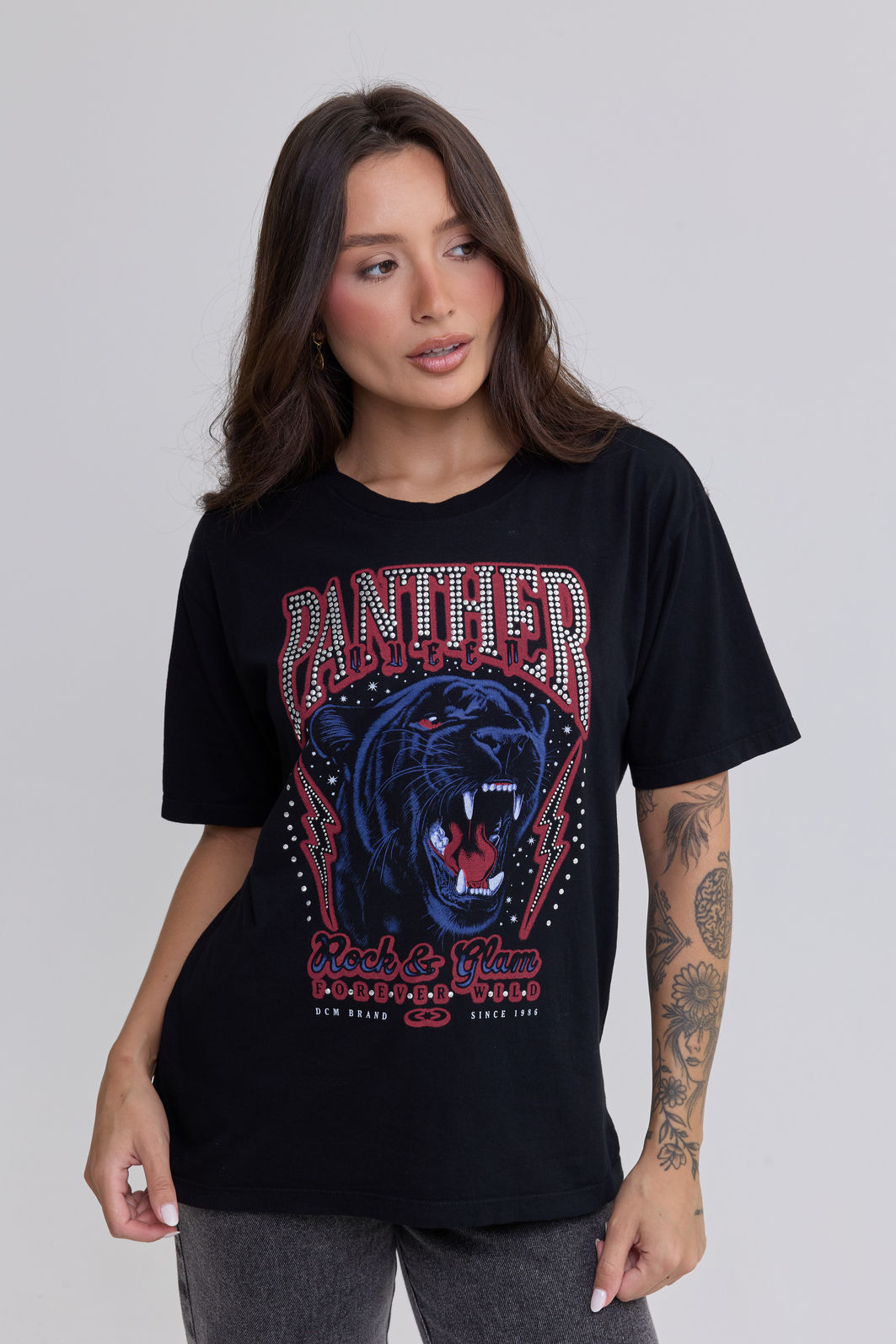 T-SHIRT ESTONADA PANTERA QUEEN (COM METAIS) PRETA T-SHIRT ESTONADA PANTERA QUEEN (COM METAIS) PRETA