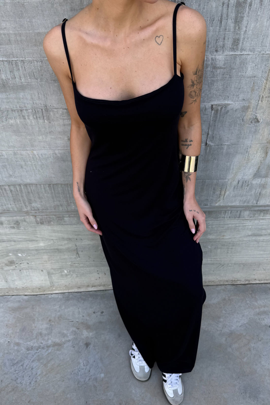 VESTIDO LONGO KENDALL PRETO VESTIDO LONGO KENDALL PRETO