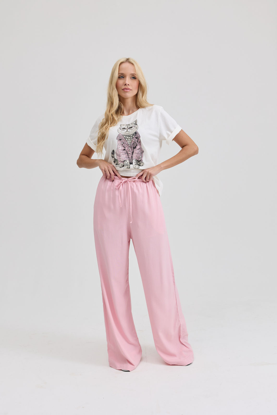 T-SHIRT ESTONADA GATA CLASSY (COM STRASS) OFF WHITE T-SHIRT ESTONADA GATA CLASSY (COM STRASS) OFF WHITE