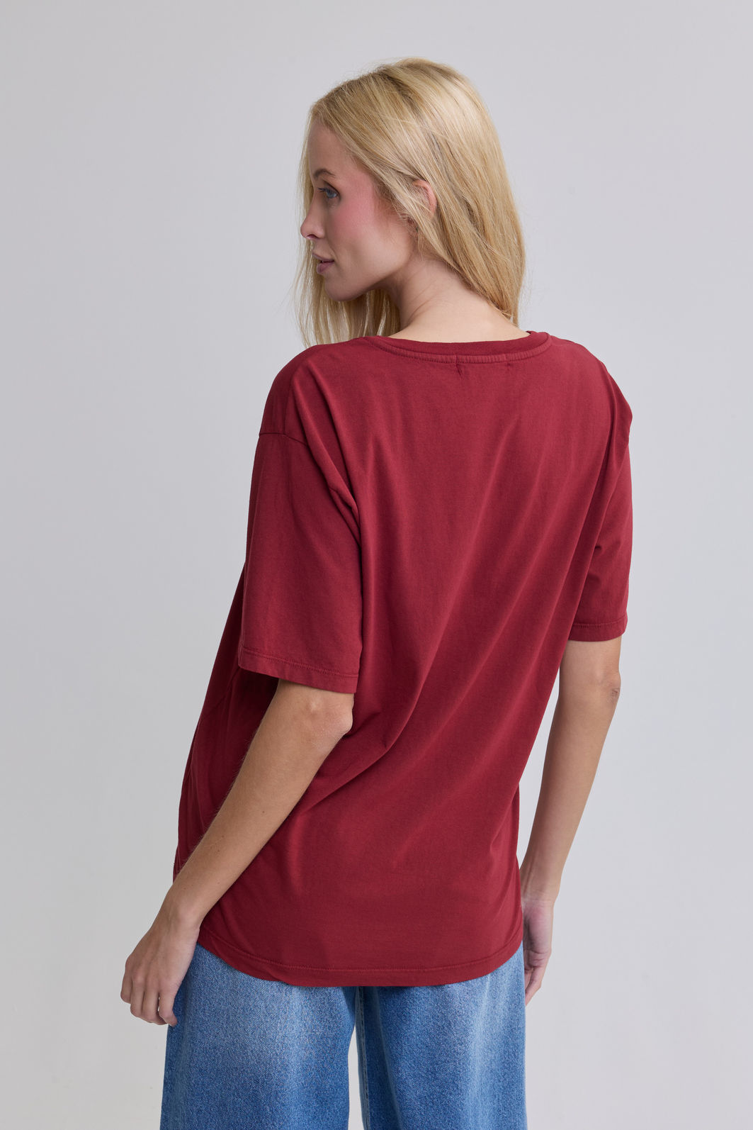 T-SHIRT ESTONADA PRESENT IS NOW VINHO T-SHIRT ESTONADA PRESENT IS NOW VINHO