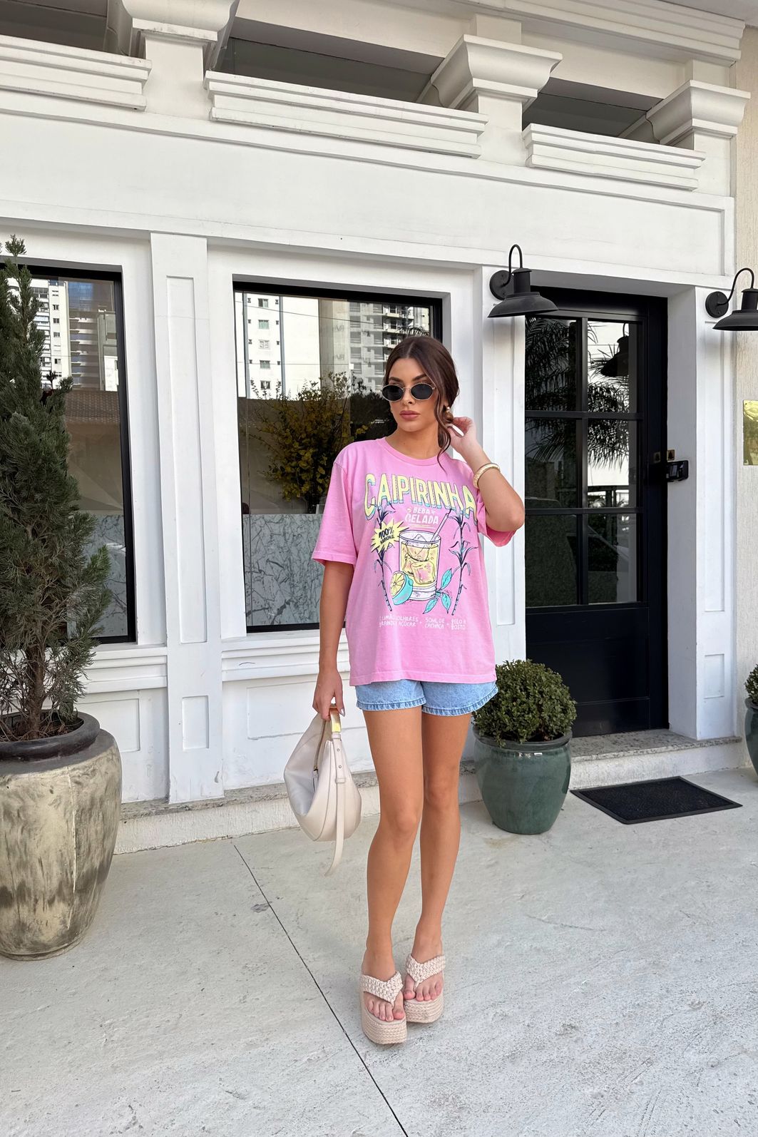T-SHIRT OVERSIZED CAIPIRINHA GELADA (COM STRASS) ROSA CHICLETE