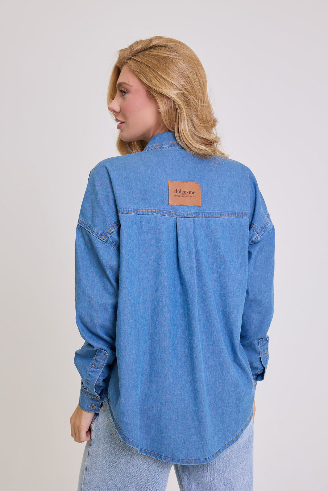 CAMISA JEANS MANGA LONGA COM BOLSOS JULIA AZUL ESCURO CAMISA JEANS MANGA LONGA COM BOLSOS JULIA AZUL ESCURO