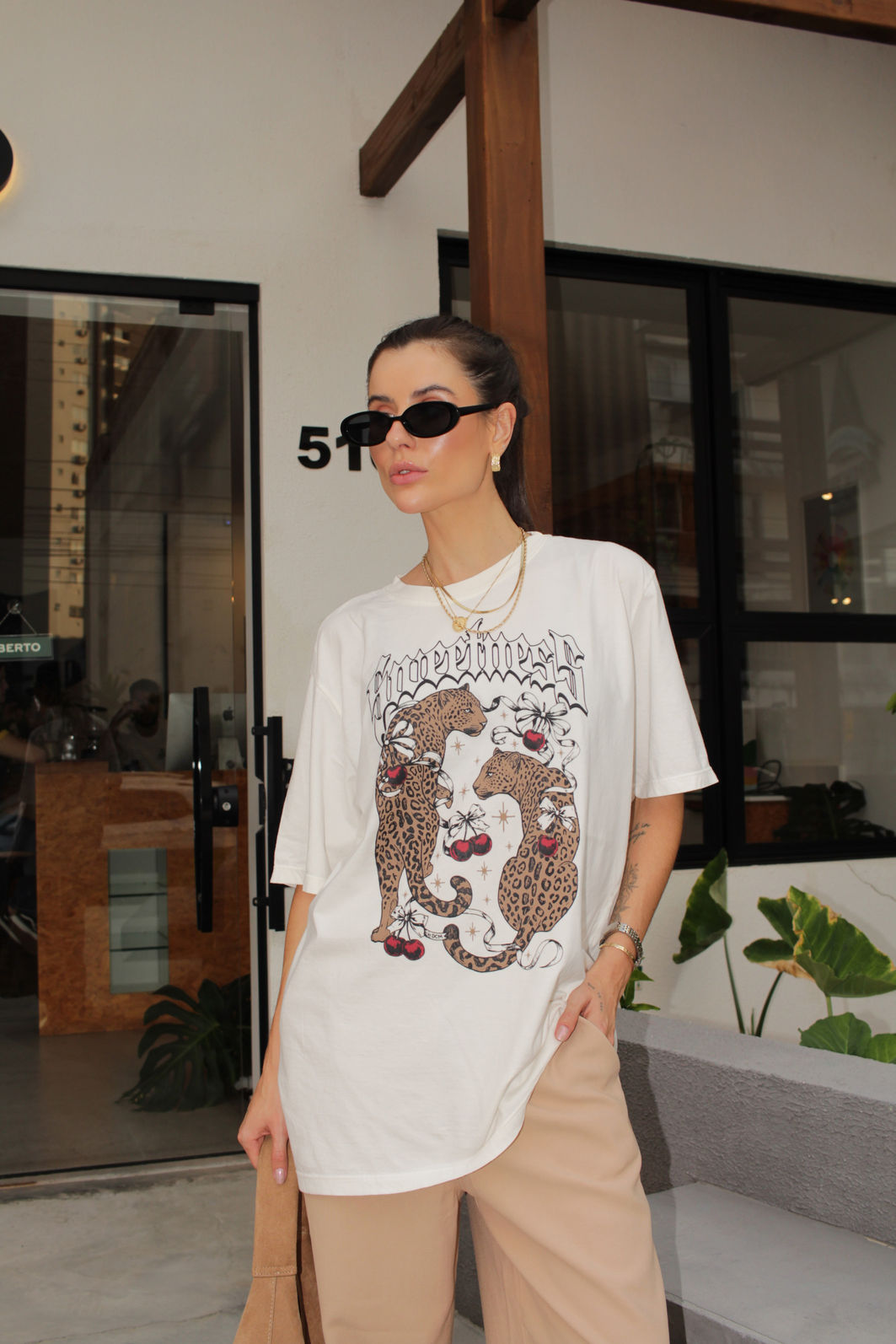 T-SHIRT OVERSIZED SWEETNESS CHERRY OFF WHITE