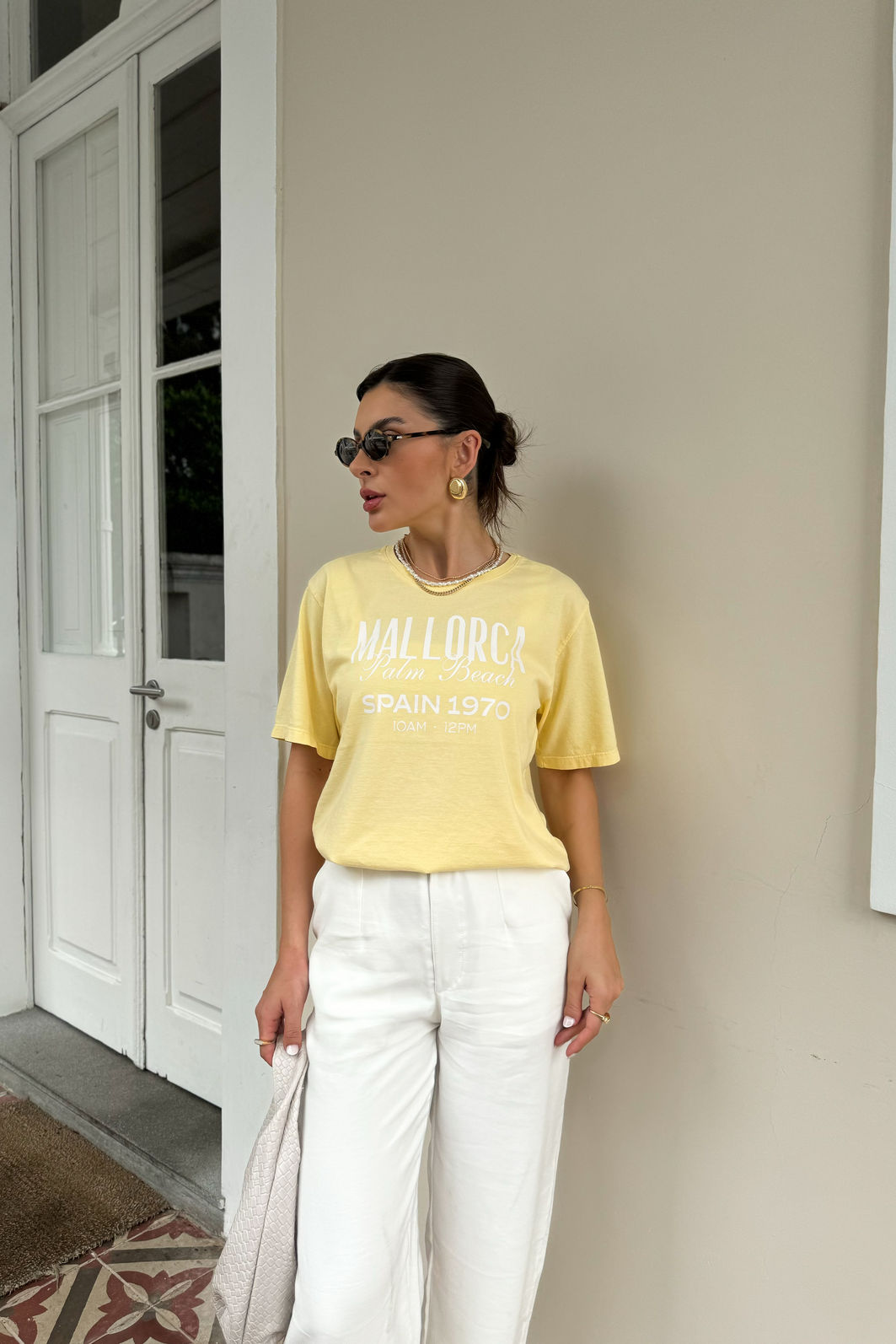 T-SHIRT ESTONADA MALLORCA AMARELO MANTEIGA T-SHIRT ESTONADA MALLORCA AMARELO MANTEIGA