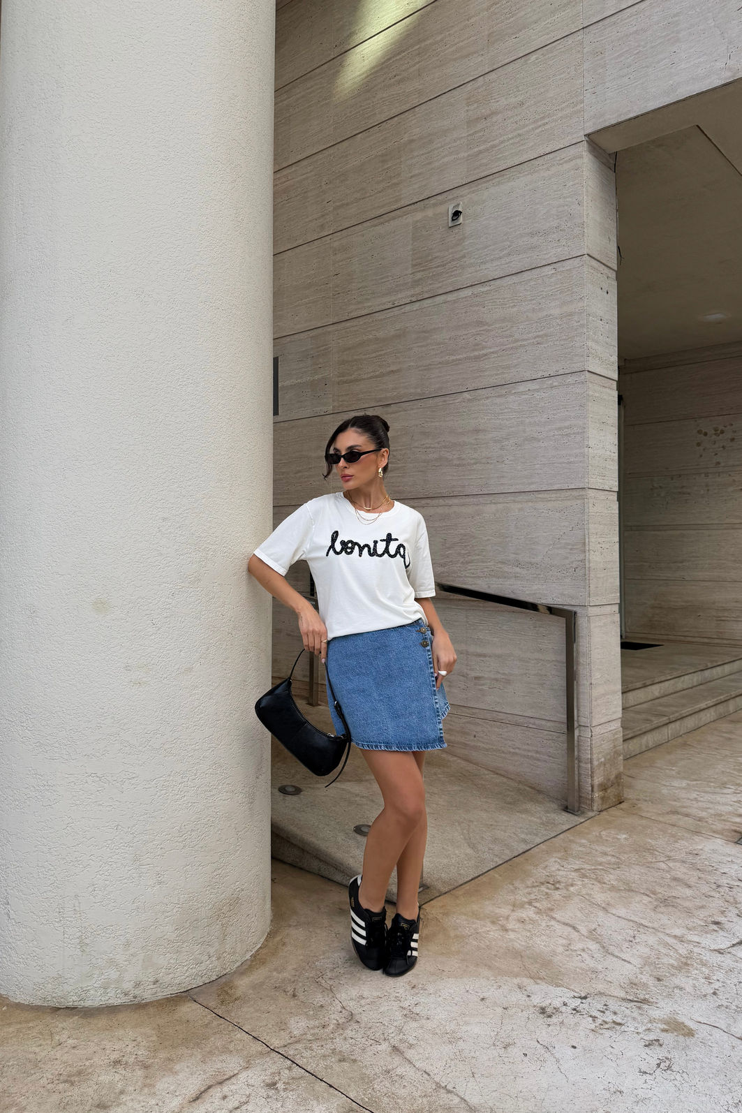 T-SHIRT ESTONADA BONITA (COM APLIQUE) T-SHIRT ESTONADA BONITA (COM APLIQUE)