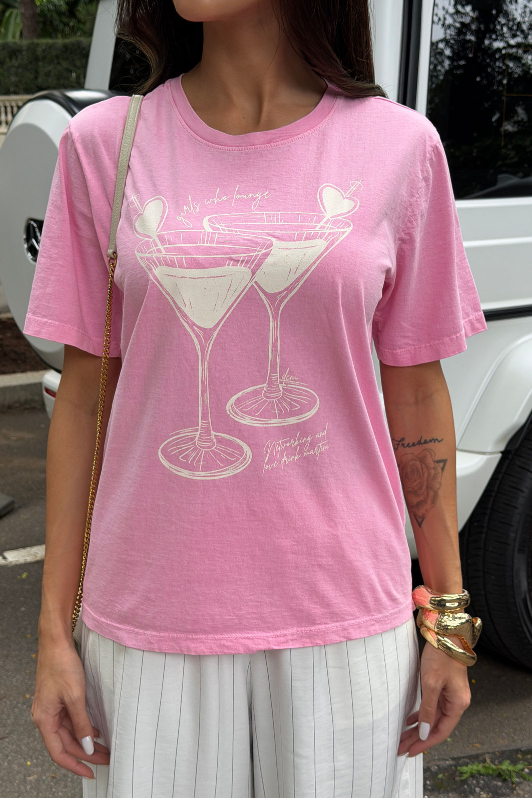T-SHIRT ESTONADA LOVE MARTINI ROSA CHICLETE T-SHIRT ESTONADA LOVE MARTINI ROSA CHICLETE