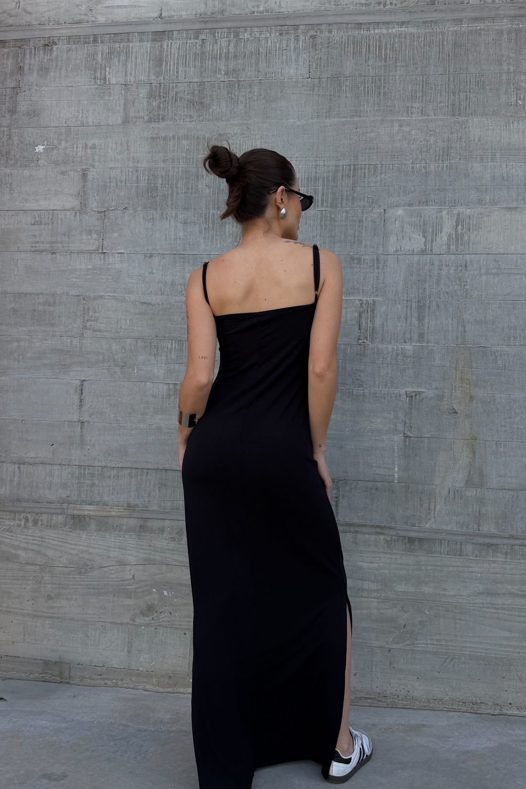 VESTIDO LONGO KENDALL PRETO VESTIDO LONGO KENDALL PRETO
