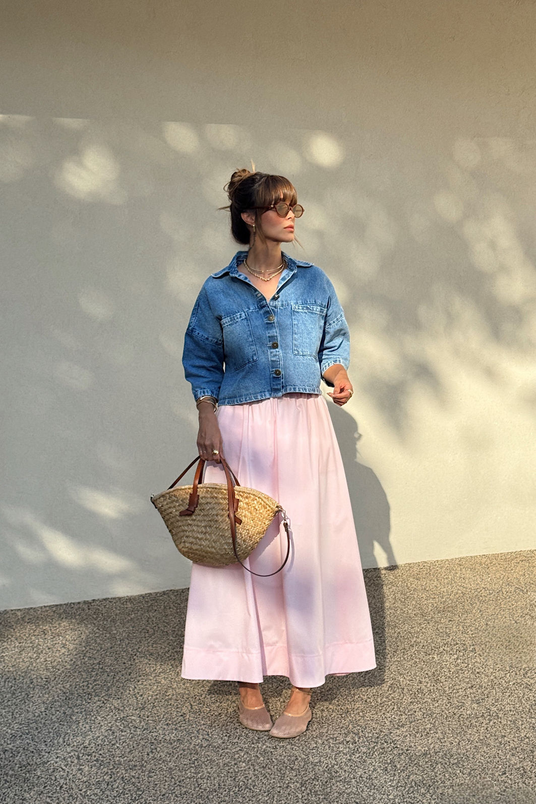 SAIA MIDI COM BOLSOS E FORRO LIVIA ROSA CLARO SAIA MIDI COM BOLSOS E FORRO LIVIA ROSA CLARO