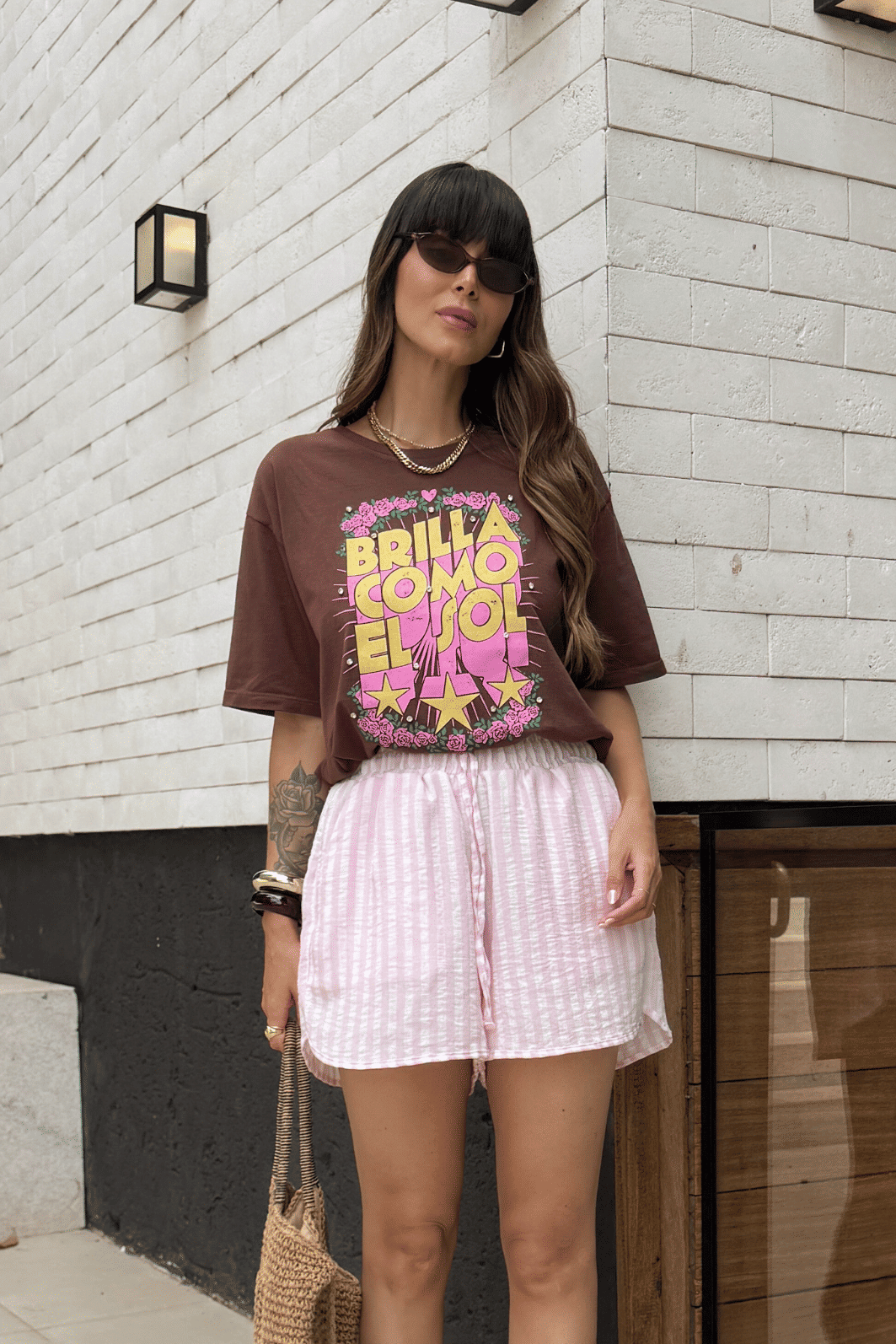 T-SHIRT ESTONADA BRILLA EL SOL (COM APLIQUE) MARROM CHOCOLATE T-SHIRT ESTONADA BRILLA EL SOL (COM APLIQUE) MARROM CHOCOLATE