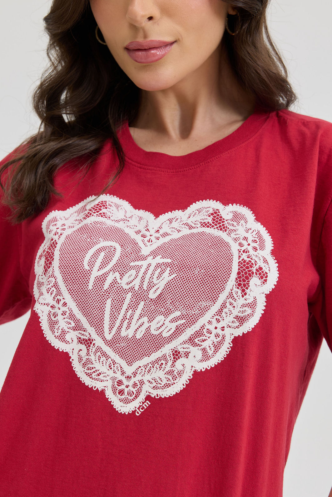 T-SHIRT ESTONADA PRETTY VIBES VERMELHO CEREJA T-SHIRT ESTONADA PRETTY VIBES VERMELHO CEREJA