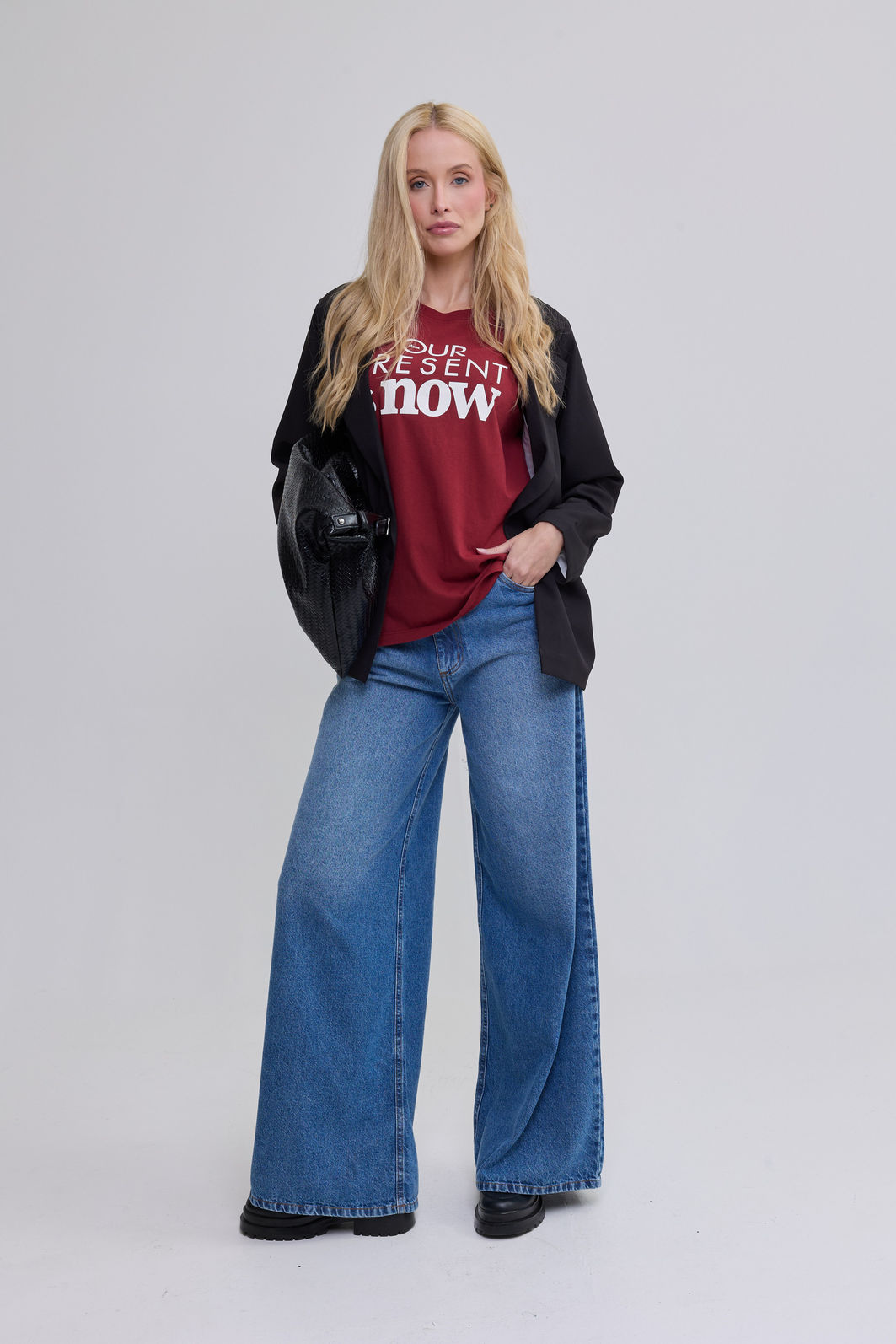 T-SHIRT ESTONADA PRESENT IS NOW VINHO T-SHIRT ESTONADA PRESENT IS NOW VINHO