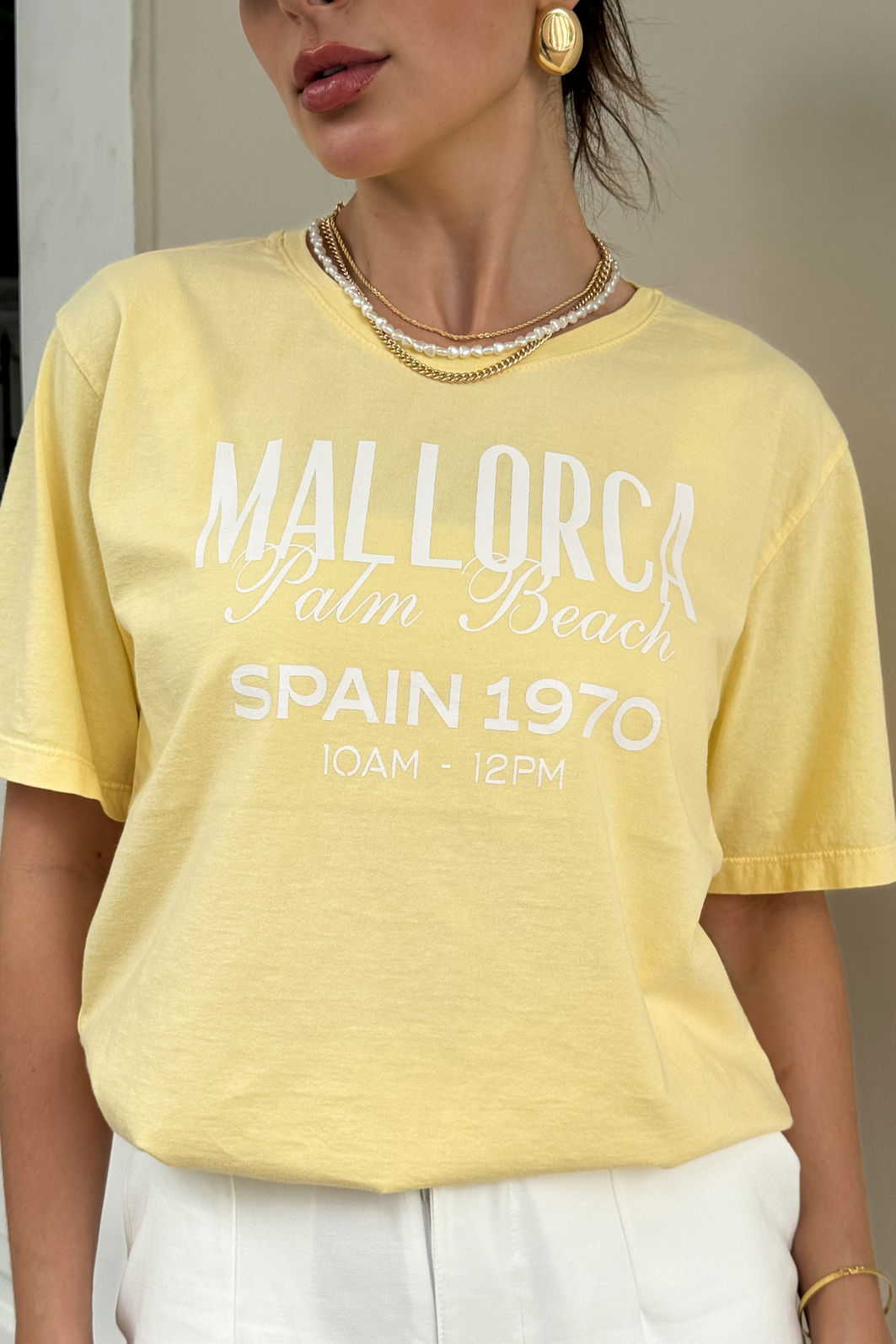 T-SHIRT ESTONADA MALLORCA AMARELO MANTEIGA T-SHIRT ESTONADA MALLORCA AMARELO MANTEIGA