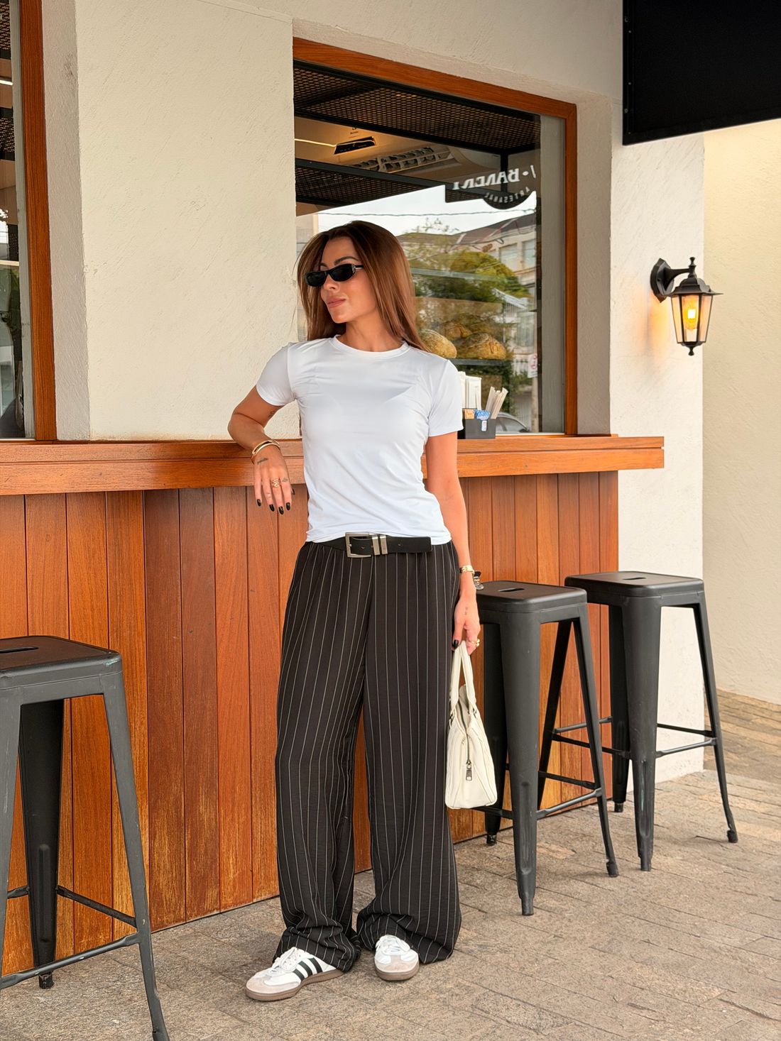 CALÇA PANTALONA LIA RISCA DE GIZ PRETO CALÇA PANTALONA LIA RISCA DE GIZ PRETO