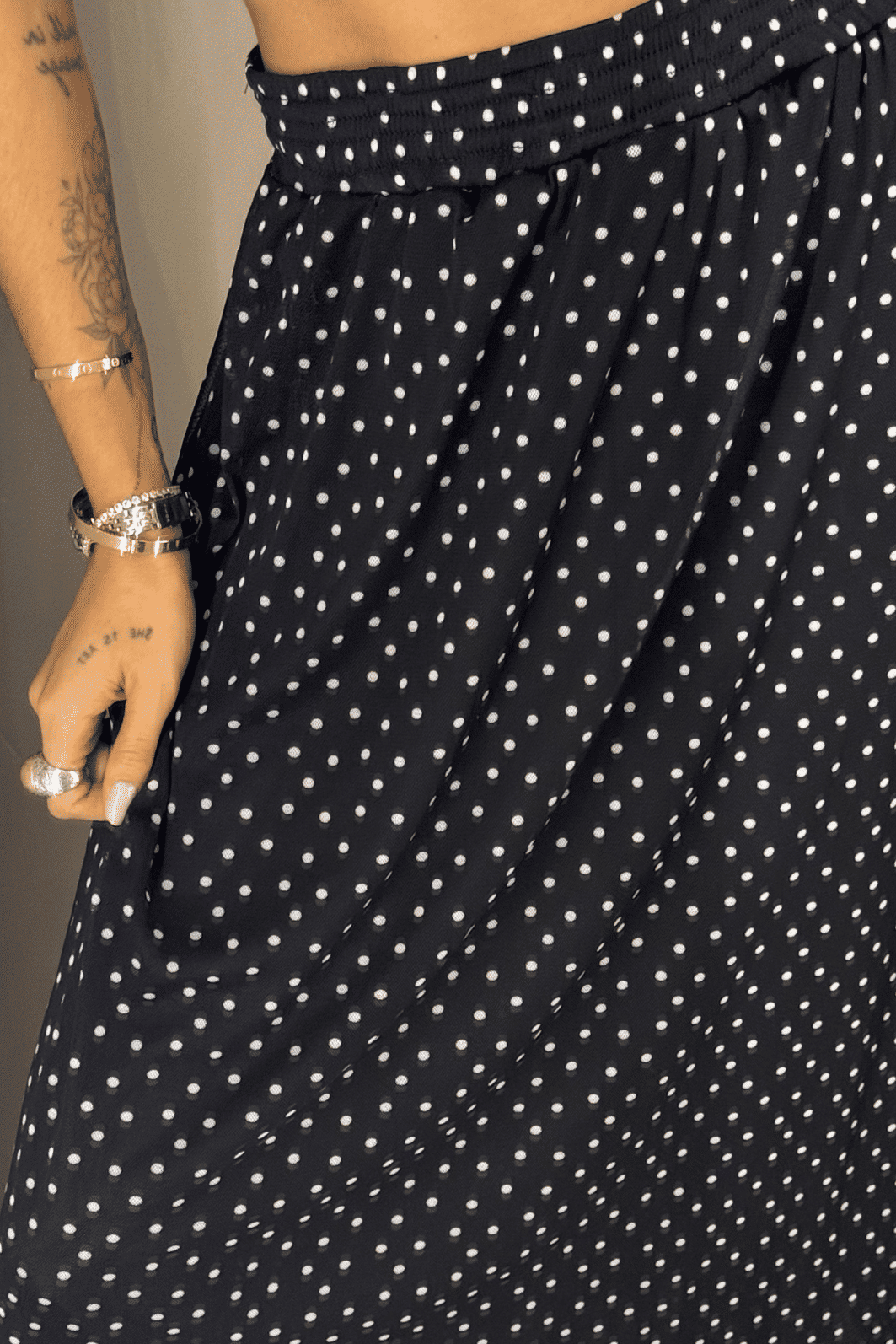 PRÉ-VENDA SAIA MIDI TULE CHLOE POÁ PRETO PRÉ-VENDA SAIA MIDI TULE CHLOE POÁ PRETO