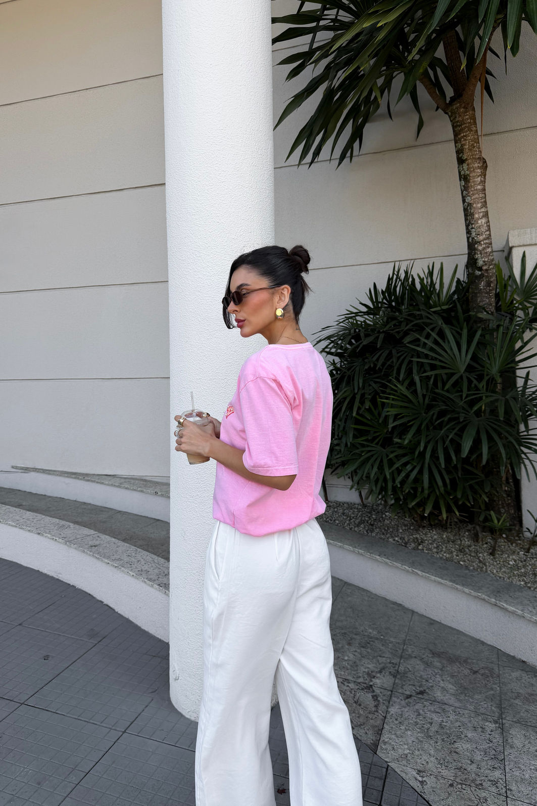 T-SHIRT ESTONADA SARDEGNA (COM APLIQUES) ROSA CHICLETE T-SHIRT ESTONADA SARDEGNA (COM APLIQUES) ROSA CHICLETE