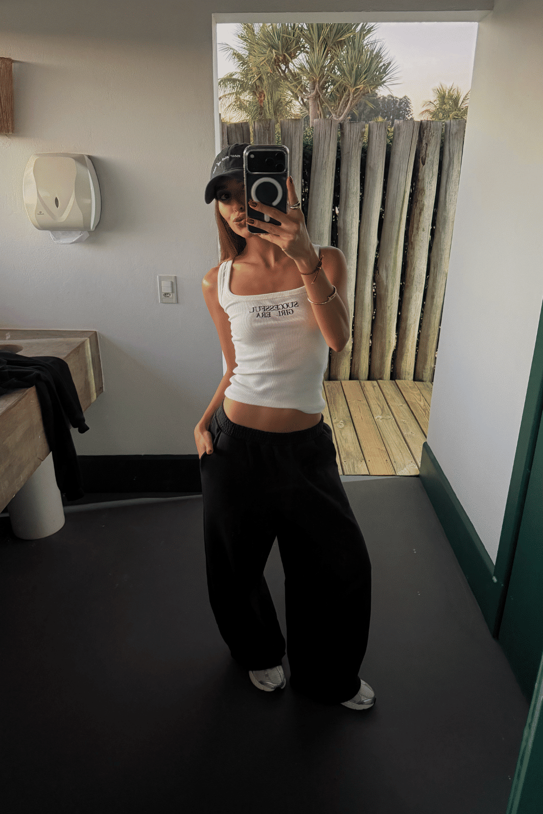 CALÇA DE MOLETOM WIDE LEG PRETA CALÇA DE MOLETOM WIDE LEG PRETA