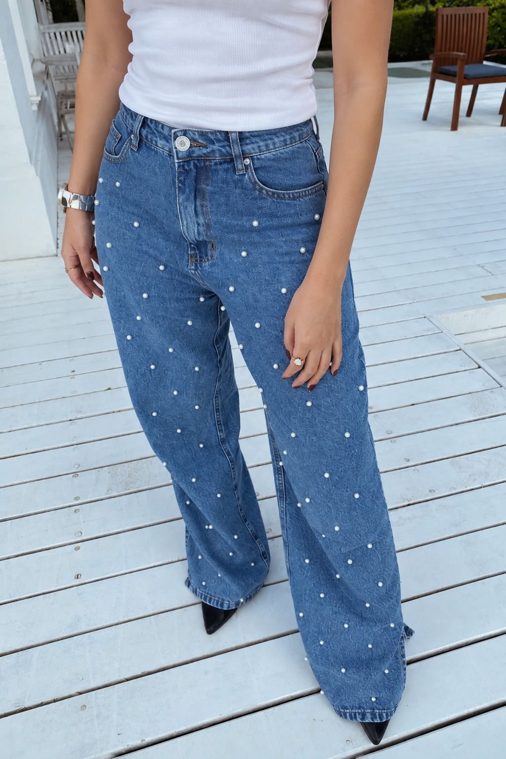 CALÇA JEANS WIDE LEG COM APLIQUE EM PÉROLAS CALÇA JEANS WIDE LEG COM APLIQUE EM PÉROLAS