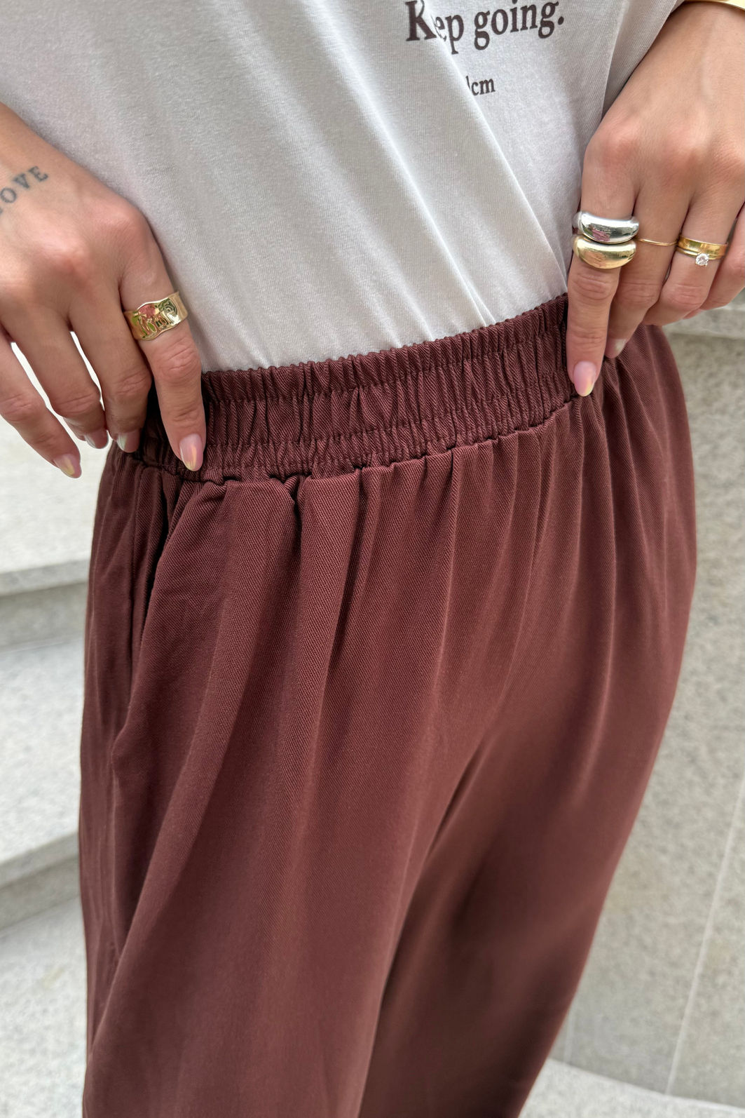 CALÇA PANTALONA LIA MARROM TRUFADO CALÇA PANTALONA LIA MARROM TRUFADO