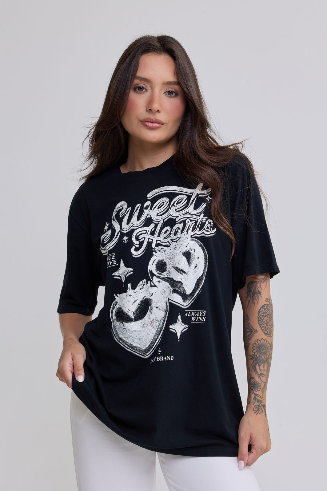 T-SHIRT OVERSIZED SWEET HEARTS (COM FOIL) PRETA T-SHIRT OVERSIZED SWEET HEARTS (COM FOIL) PRETA