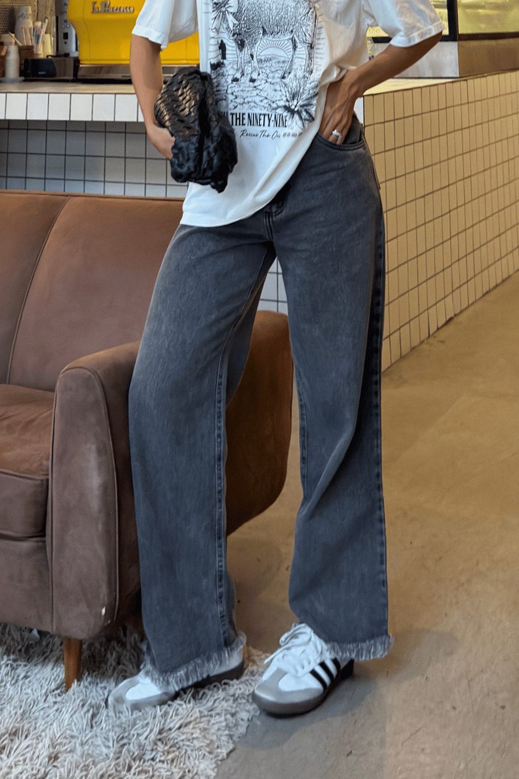 CALÇA JEANS LEONA PRETA MARMORIZADA