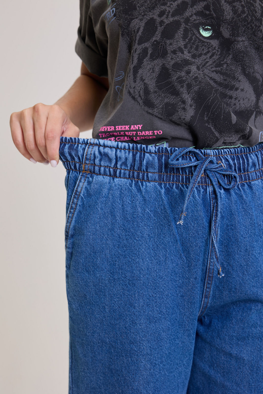 CALÇA JEANS COM ELASTICO NA CINTURA E BOLSOS PRI AZUL ESCURO CALÇA JEANS COM ELASTICO NA CINTURA E BOLSOS PRI AZUL ESCURO