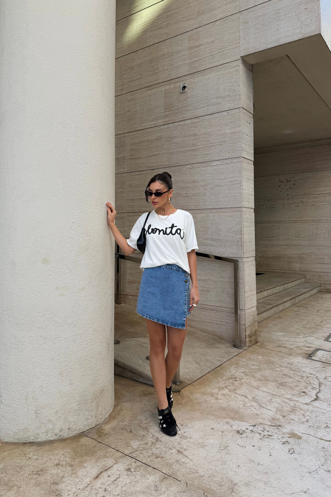 T-SHIRT ESTONADA BONITA (COM APLIQUE) T-SHIRT ESTONADA BONITA (COM APLIQUE)